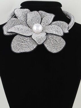 Bejeweled Blooming Flower Choker Necklace